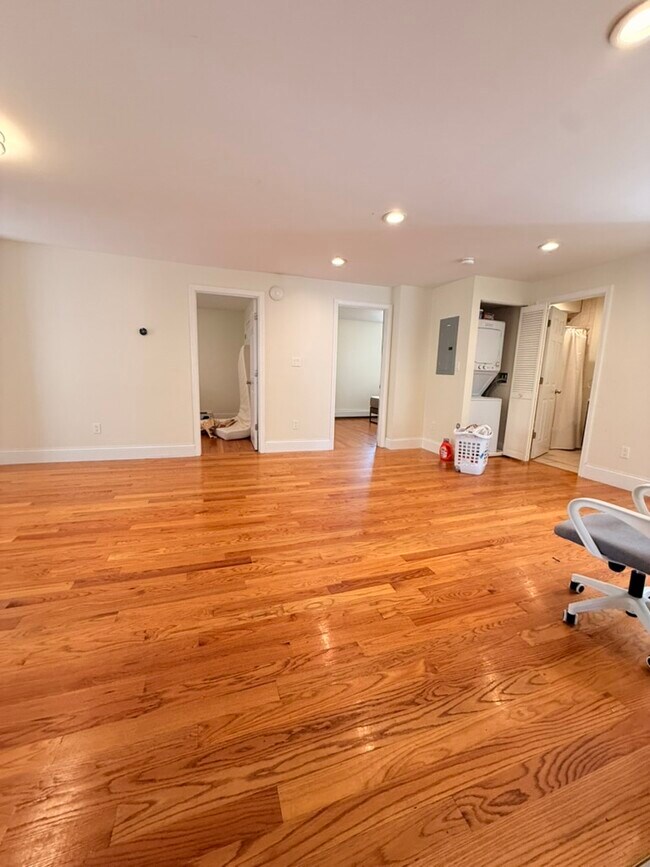 Foto del edificio - 21 Monastery Rd