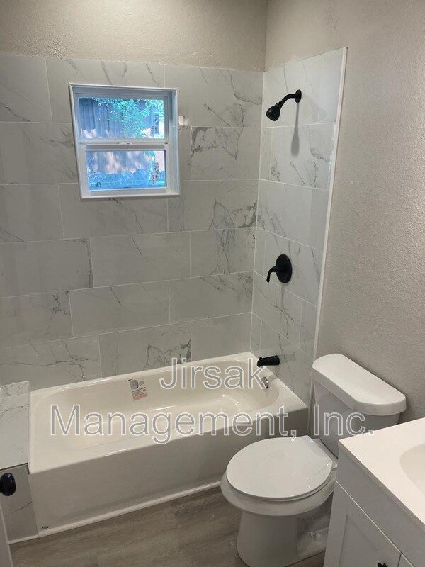 Foto del edificio - 334 5th St SW