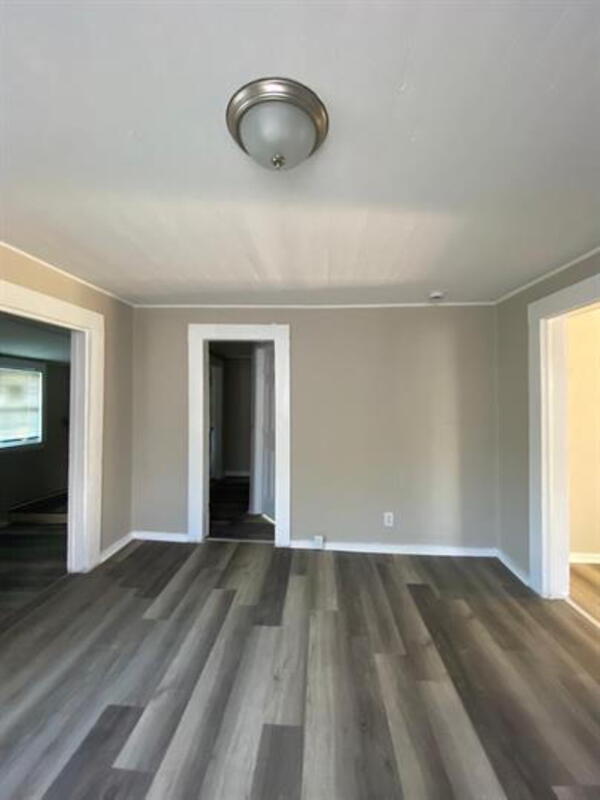 Foto del edificio - 108-108 De Groat St