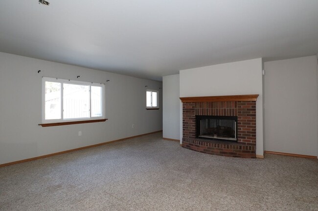 Building Photo - 3 Bedroom Arcadia Rambler!