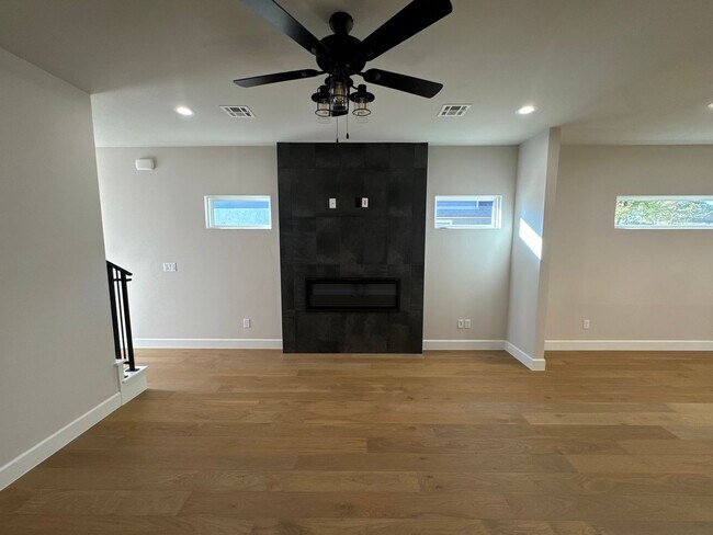 Building Photo - New Construction - 1st MONTHS RENT FREE - 4 bed - 3 bath - 2 car garage with fenced yard!