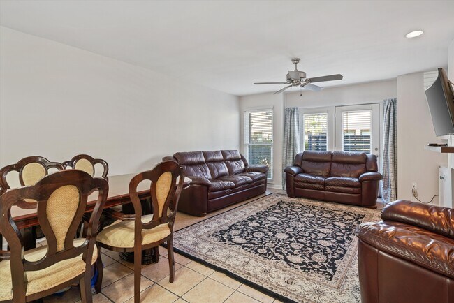 Building Photo - 1838 Fernspring Cv