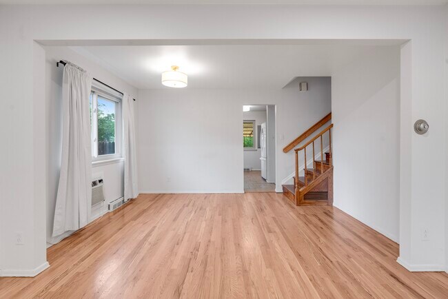 Foto del edificio - 902 Dunston St