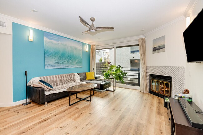 Building Photo - 20 Catamaran St