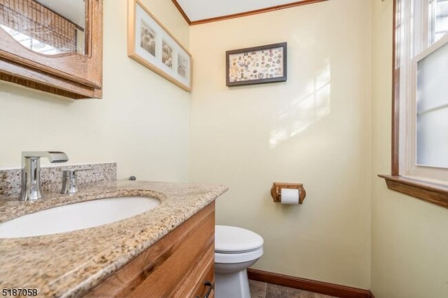 Building Photo - 67 Avebury Pl