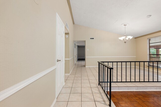 Foto del edificio - 4838 Gretna Green Dr