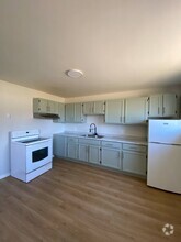 Building Photo - 450 Raymond Ave