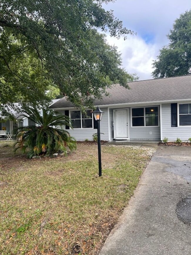 Building Photo - 305 Stratford Pl
