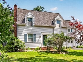 Building Photo - 82 Clovercrest Dr