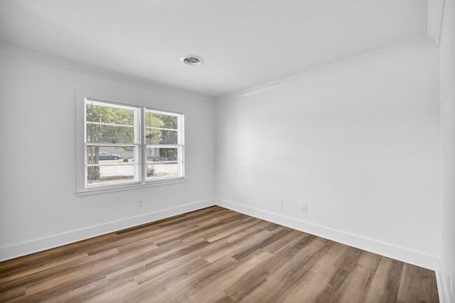 Living Room - Lander Retreat