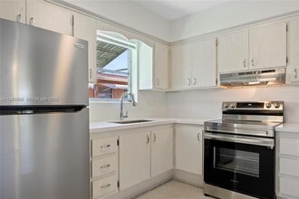 Building Photo - 2700 Pierce St