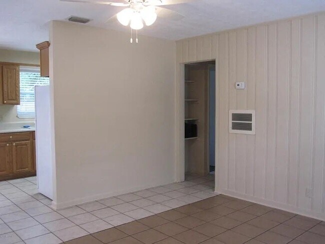 Foto del edificio - 434 Hayton Ave