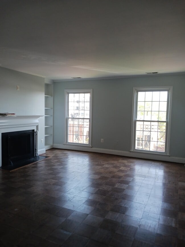 Building Photo - 1670 Beekman Pl NW
