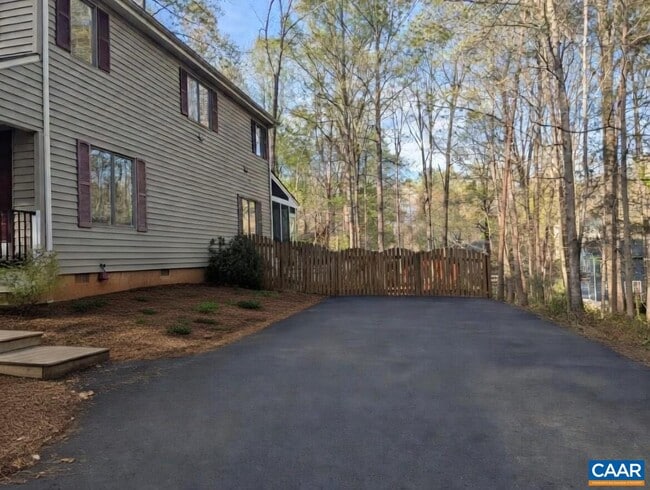 Building Photo - 7 Stonewall Rd