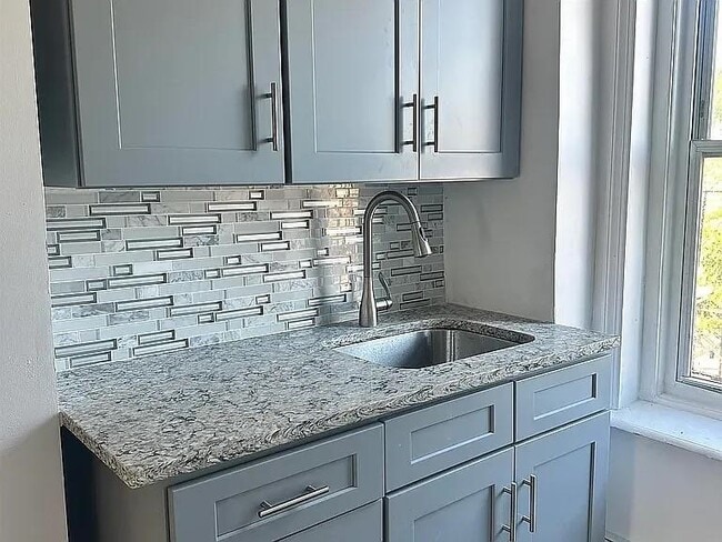 Building Photo - 340 2ND St