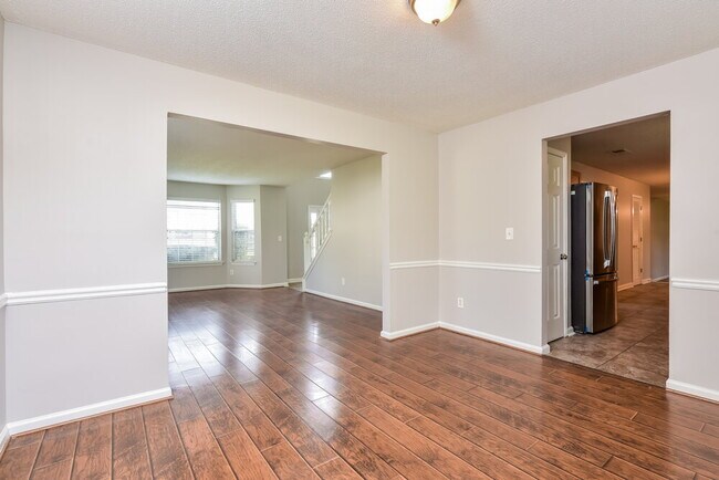 Foto del edificio - 5943 Duren Fields Pl