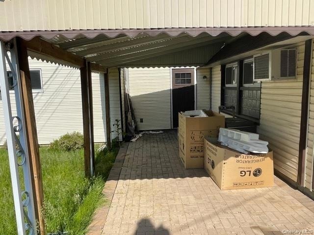 Photo - 2 Butler Ln House