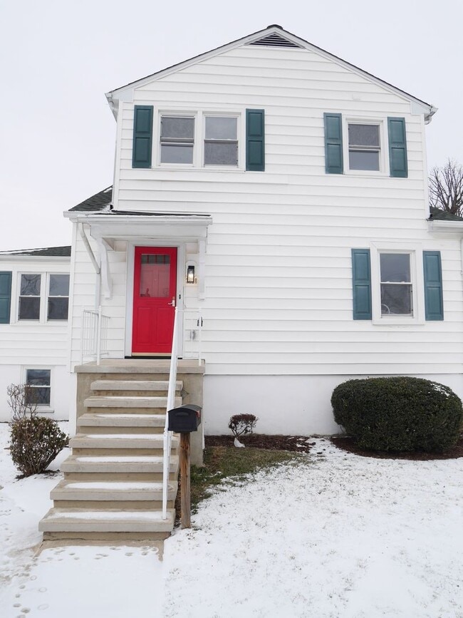 Modern Comfort Meets Prime Location: 3-Bedroom, 4-Bathroom Gem in Parkville, MD! - Modern Comfort Meets Prime Location: 3-Bedroom, 4-Bathroom Gem in Parkville, MD! House