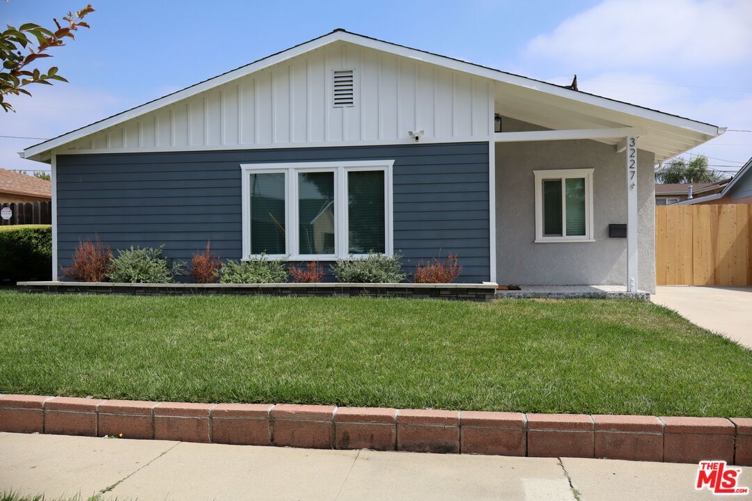 Foto principal - 3227 189th St