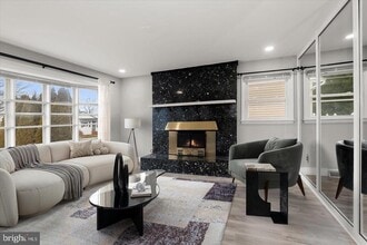 Building Photo - 517 Winters Ln