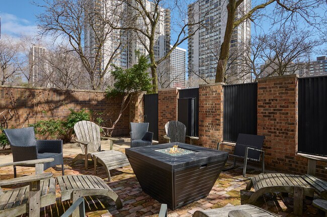 Foto del edificio - 1320 N La Salle Dr