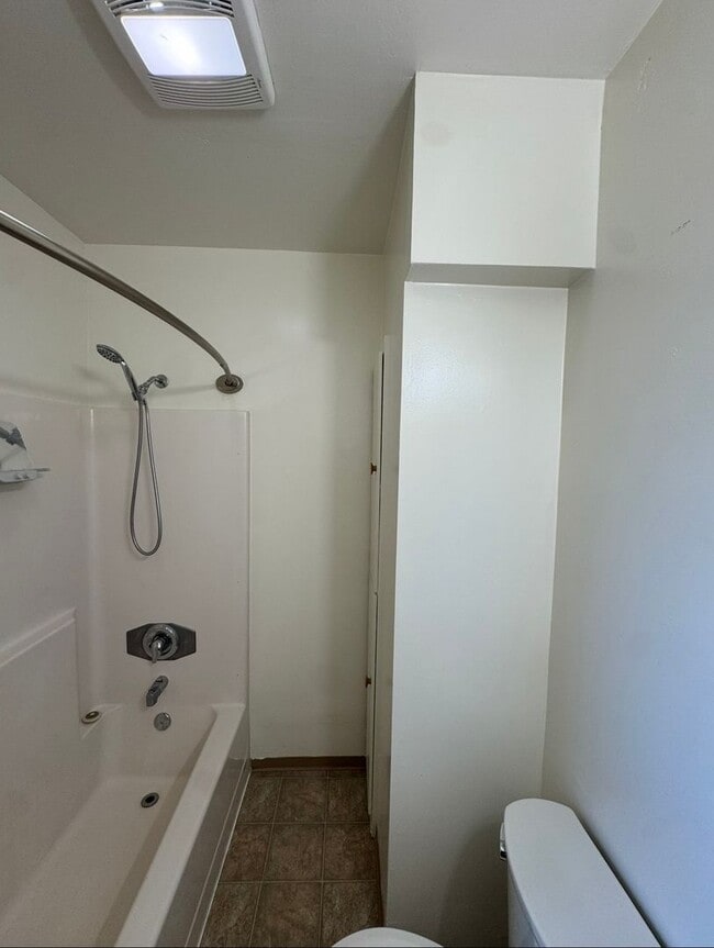 Building Photo - 250 Grant St