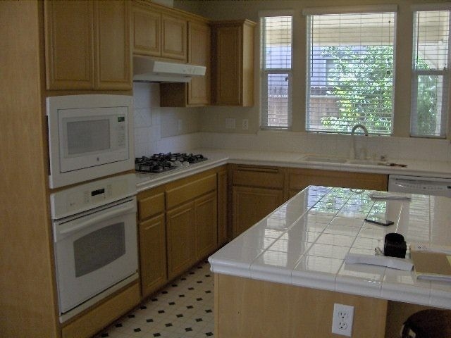 Building Photo - Spacious 4 Bedroom SLO Home