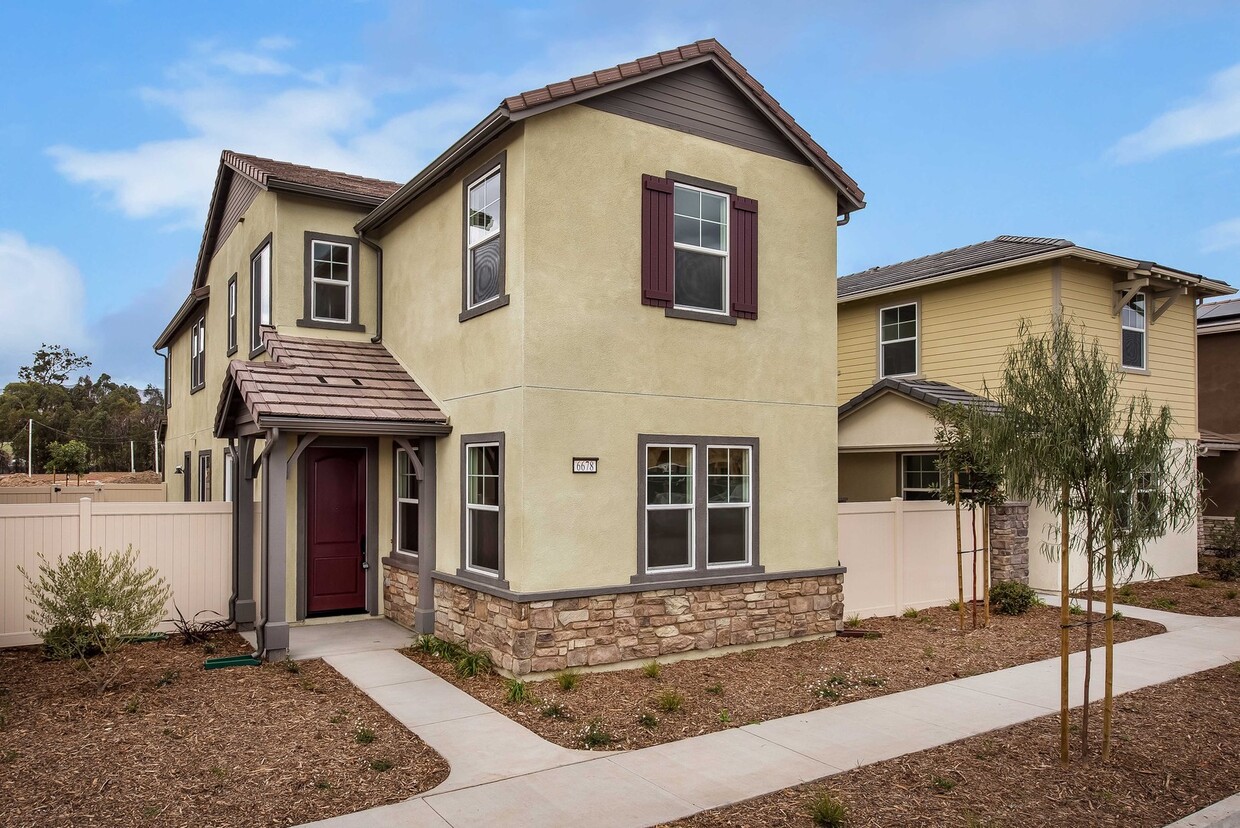 Foto principal - Village at Los Carneros Home w/ 2-Car Gara...