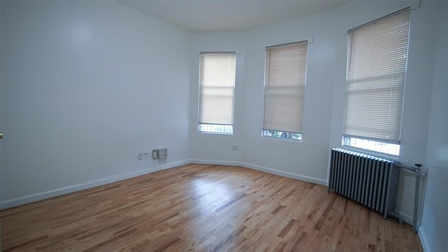 Building Photo - 174 Beechwood Ave