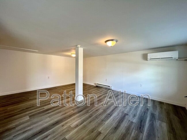 Foto del edificio - 239 Cedar Hill Rd