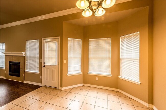 Building Photo - 6871 Cutter Ct