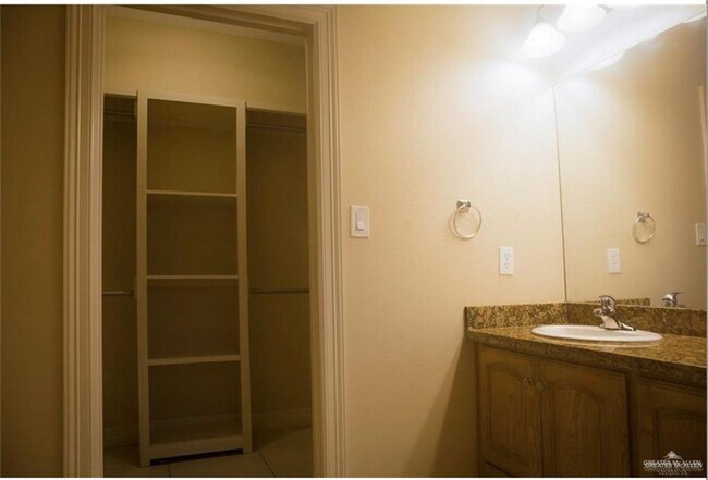 Building Photo - 4905 S Hummer Ln