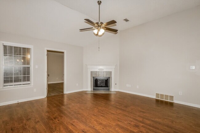 Building Photo - 4730 Buckhead Cir