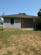 Building Photo - 1420 W Scott St