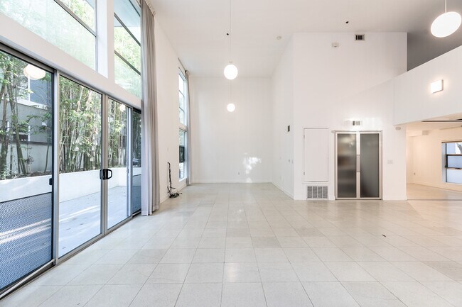Foto del edificio - 13326 Beach Ave