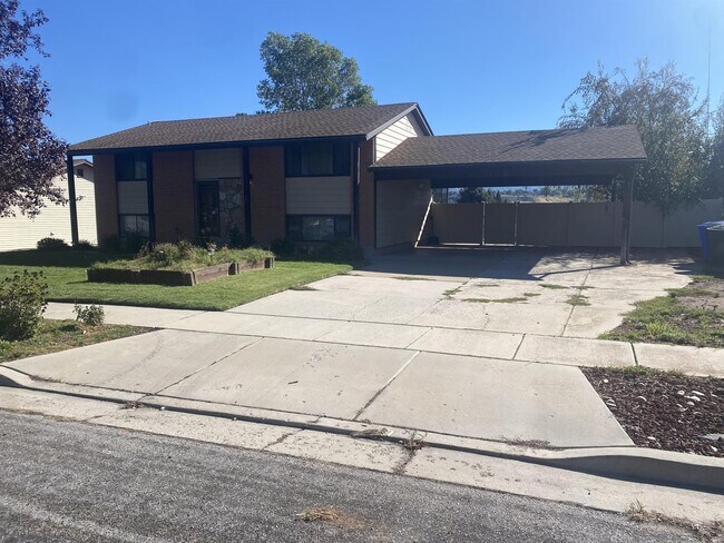 Building Photo - 5136 1250 W