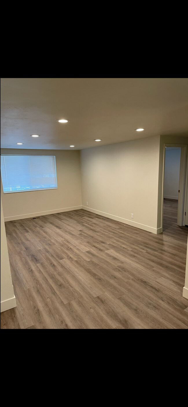 Building Photo - 1592 S 500 E