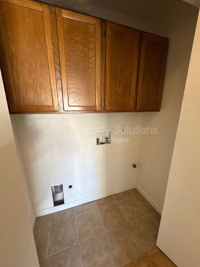 Foto del edificio - 704 Fruit Ave NW