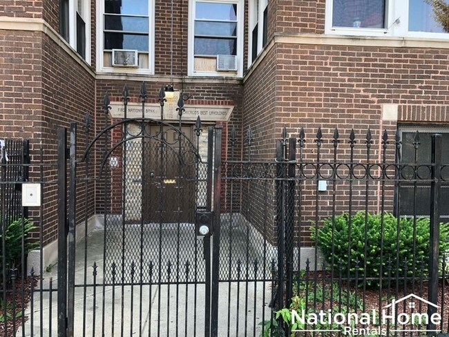Building Photo - 3903 W Jackson Blvd Unit 3W