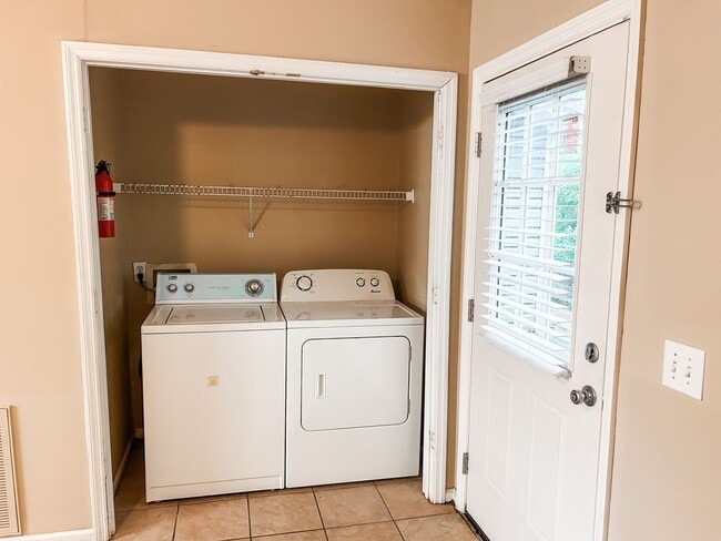 Building Photo - 389 Martin Ave