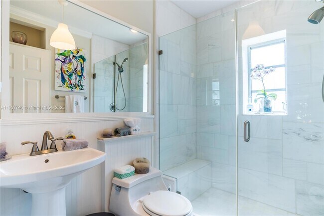 Foto del edificio - 1921 SW 18th Ave