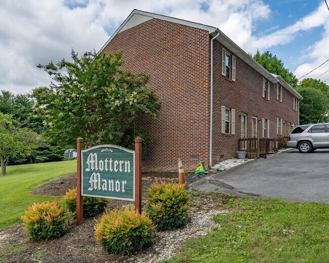Building Photo - 111 Hughes Road, Unit 111-1