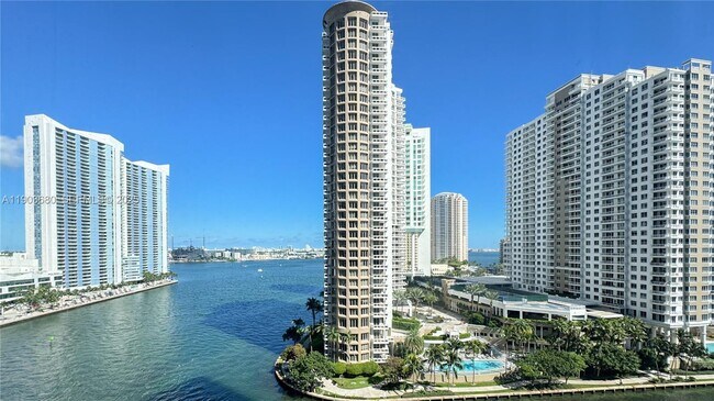 Foto del edificio - 465 Brickell Ave