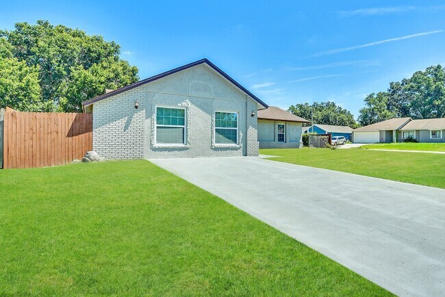 Building Photo - 6446 Powers Pointe Cir