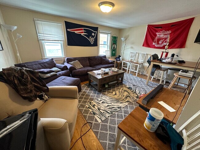 Building Photo - 266 Gold St