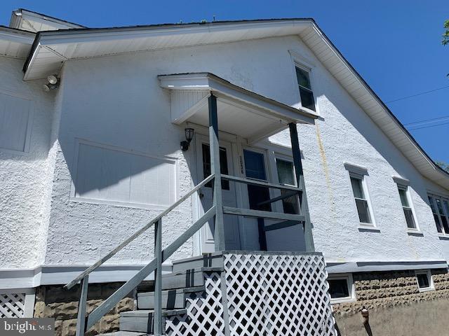 Building Photo - 1052 Avenue B