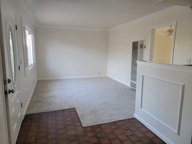 Foto del edificio - 641 Shalimar Dr