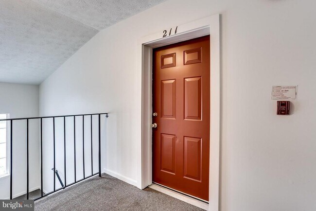Foto del edificio - 6205 Sandpiper Ct