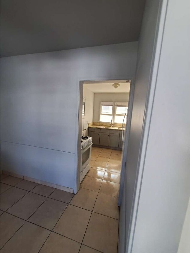 Dining Area/Kitchen - 8845 Alcott St