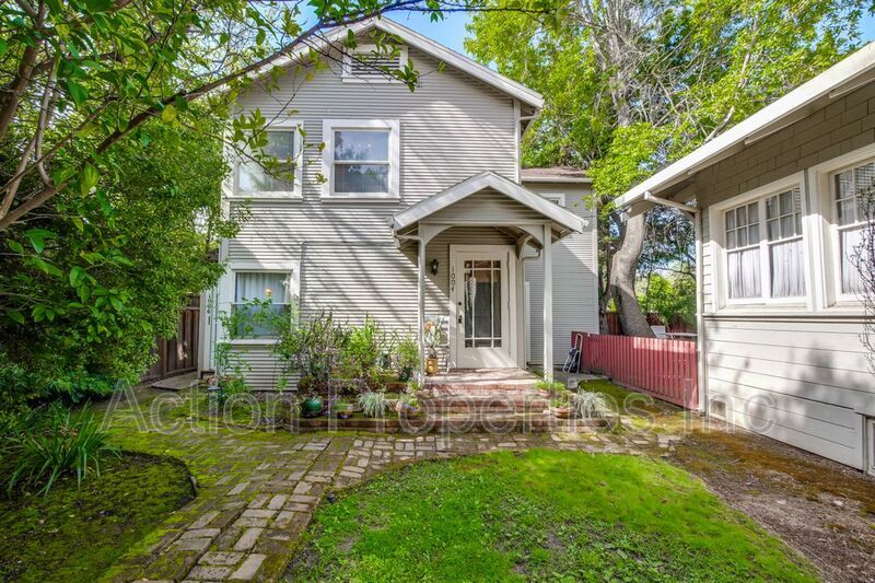 Primary Photo - 1004 Ramona St